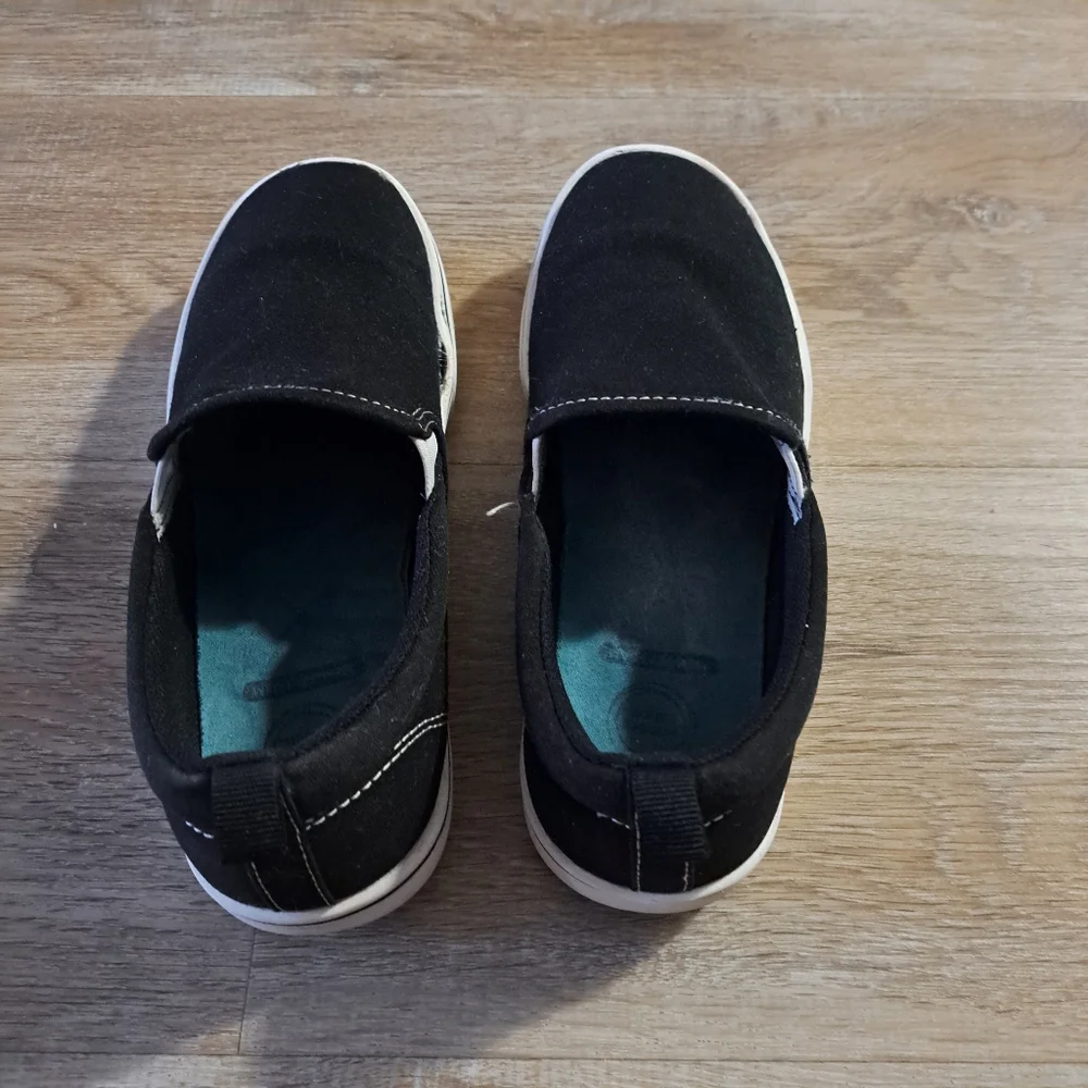 Wonder Nation Black Slip-On Sneakers Kids Shoes Size 4
